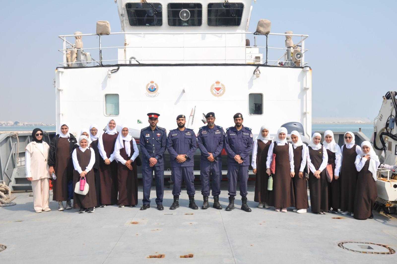 قيادة خفر السواحل تستقبل عدداً من طلاب المرحلتين الابتدائية والإعدادية<